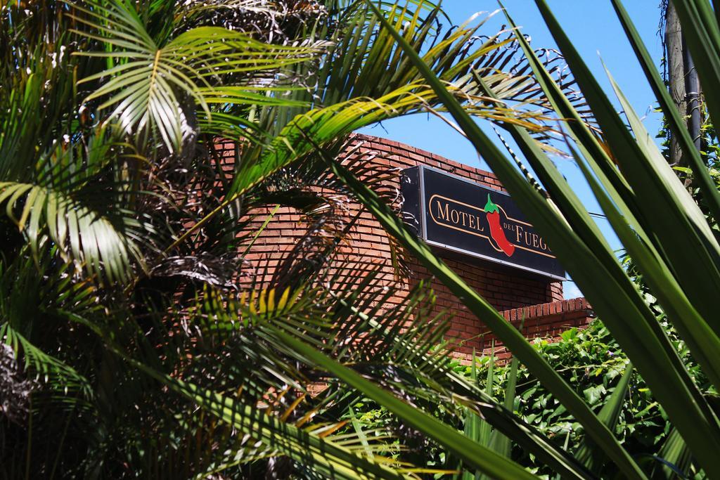 Motel Del Fuego (Adults Only) Pelotas Bagian luar foto